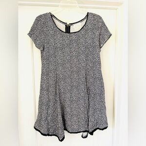 Sadie & Sage - Floral Mini Shift Dress- Navy and White